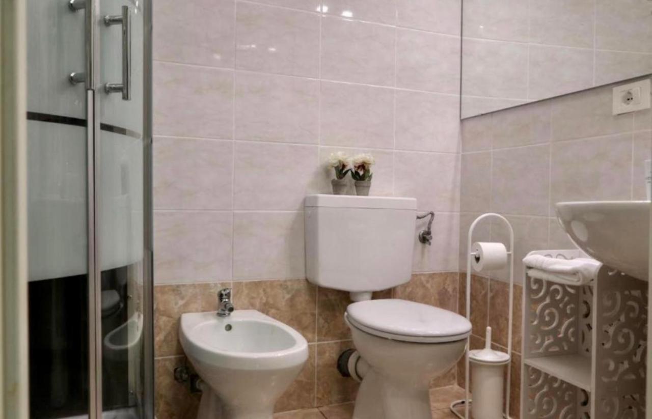 La Casetta Di Lina Rooms And Apartments Verona Bagian luar foto
