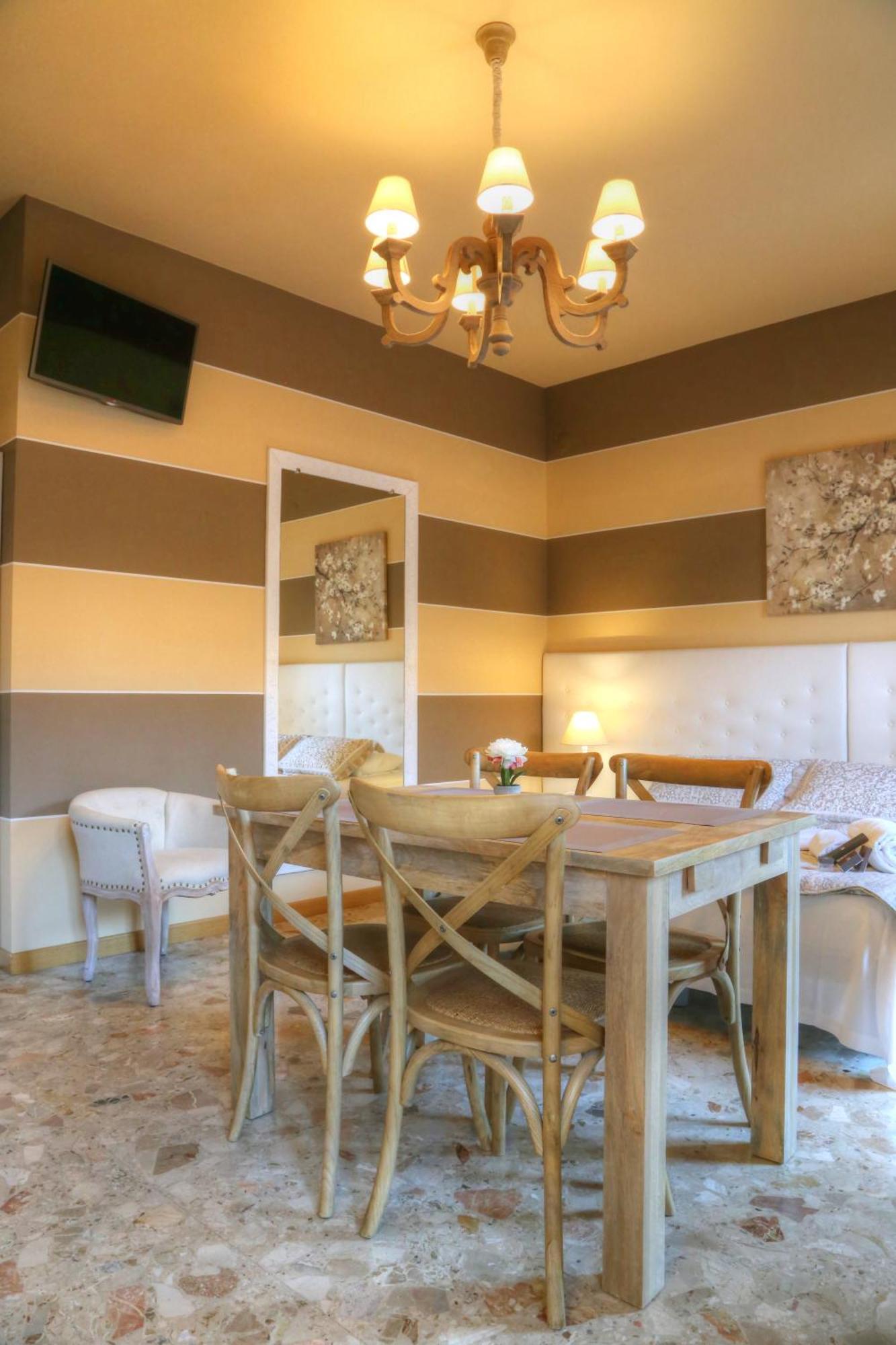 La Casetta Di Lina Rooms And Apartments Verona Bagian luar foto
